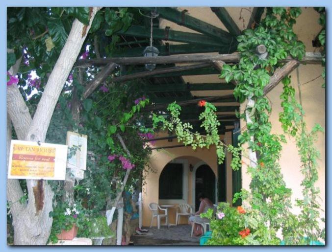 Cretanhouse G